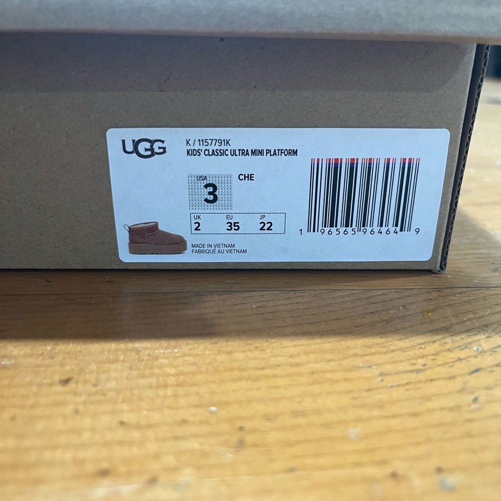 UGG Girls Platform Ultra Mini NWT - Picture 2 of 8